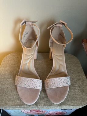 CL by Laundry Women's Blush Pink Block Heel Sandals with Ankle Strap 6.5